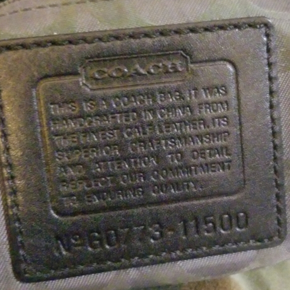 Coach G0773-11500 blk glossy shoulder bag - Picture 3 of 5